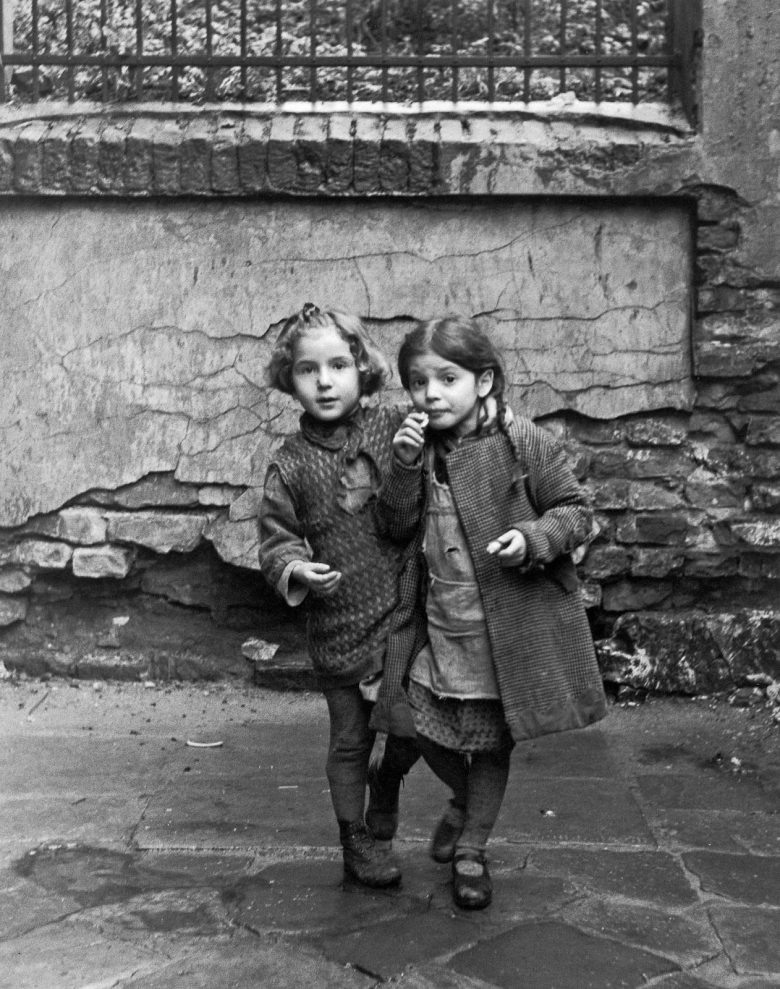 Roman Vishniac's Vanished World – Jews in cities and shtetlach of Eastern Europe 1935-1939. Фото взято для иллюстрации и не имеет отношение к героине статьи