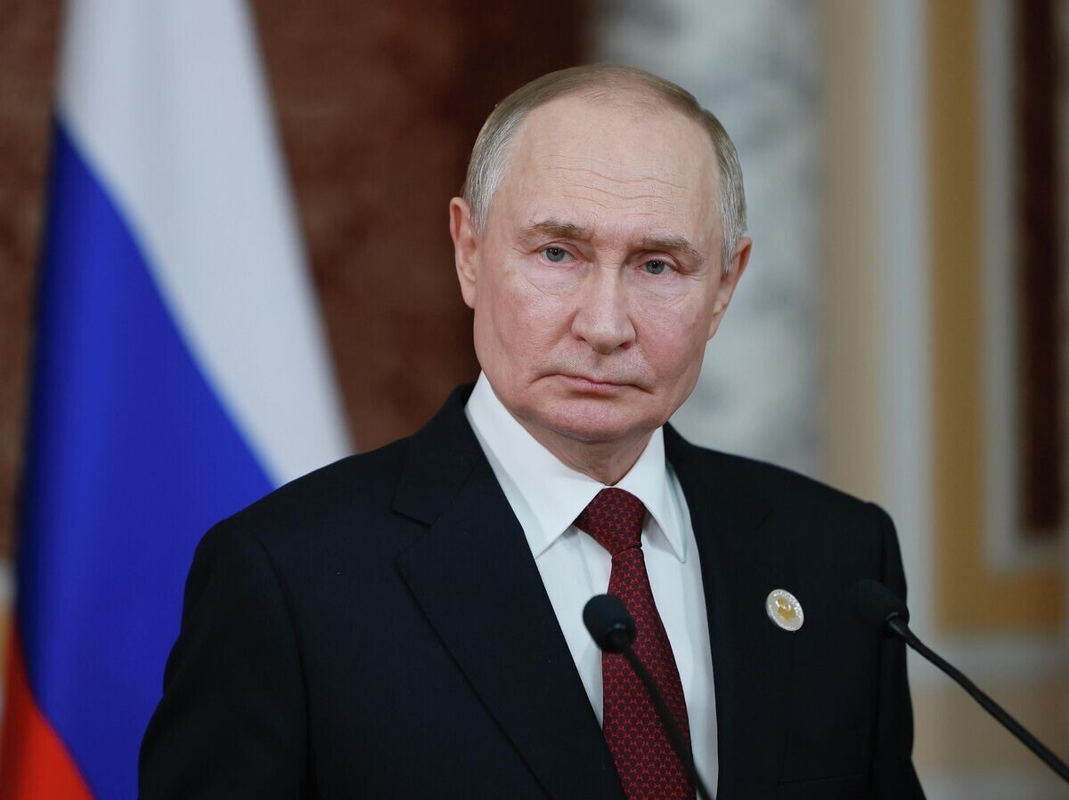    Президент РФ Владимир Путин выступает перед представителями СМИ в Душанбе© РИА Новости / POOL