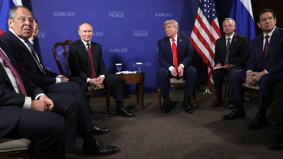     Путин: РФ остается с США в рамках достигнутых на Аляске договоренностей РИА Новости/Гавриил Григоров/POOL