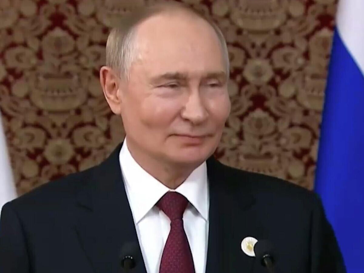    Путин назвал "понтажом" разговоры о передаче "Томагавков" Украине © Пул