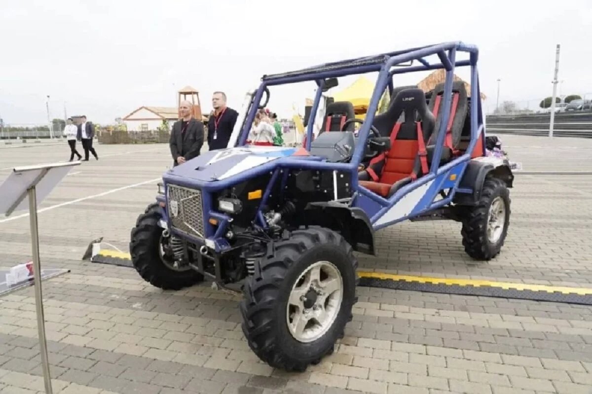    На форуме InRussia показали разработанный ставропольскими инженерами багги