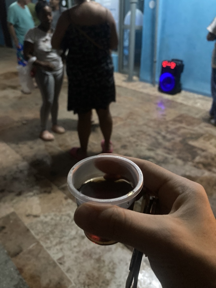 На собрании угощали чаем. Рей не поверил, говорит, точно ром 