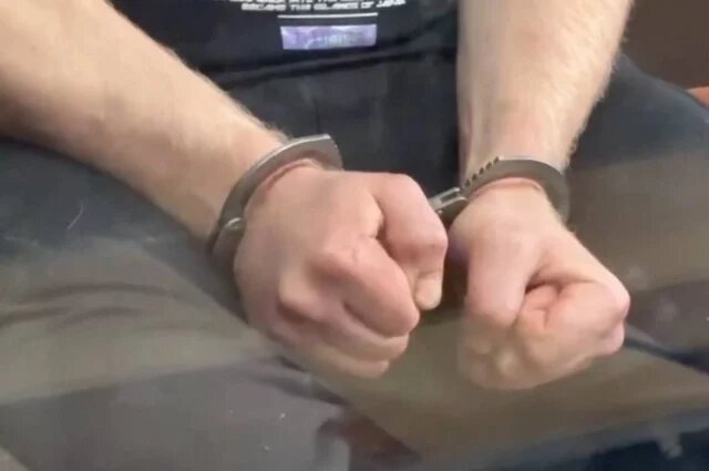    Как себя вел в суде мужчина, выбросивший свою дочь из окна?