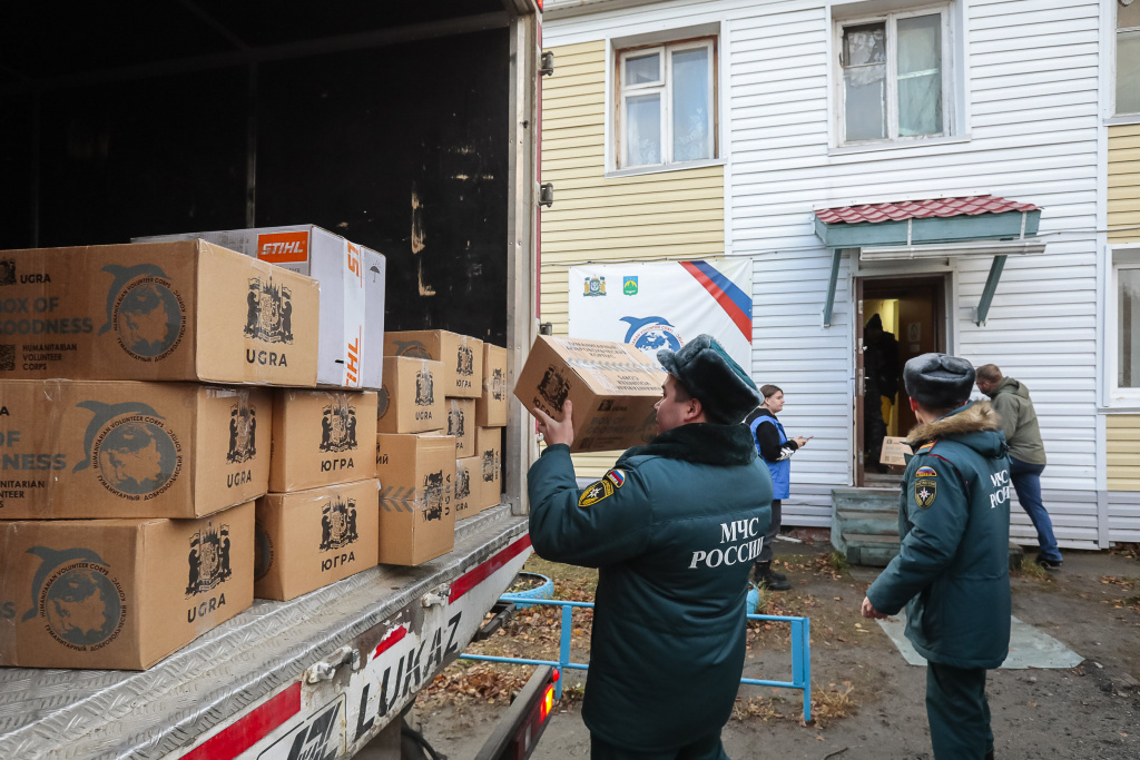    За неполный год из Югры отправили 400 тонн помощи в зону СВО и мирным жителям ЛДНР