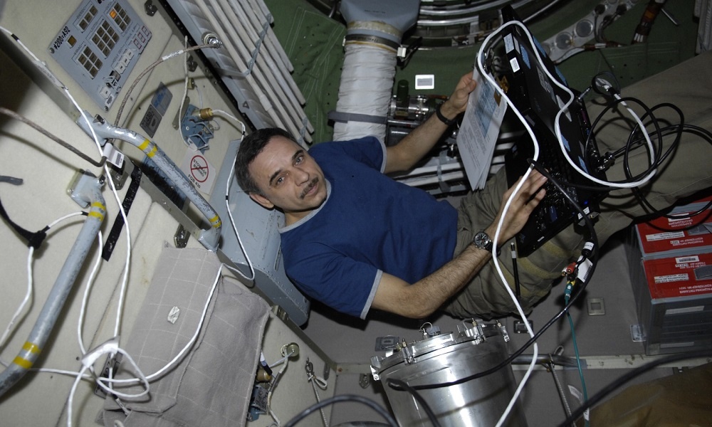    На низком старте: первый в мире стратосферный прыжок с парашютом на Южный полюс готовит команда космонавта Михаила Корниенко