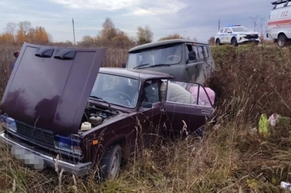    В Прикамье в ДТП со сдавленной «гармошкой» машиной пострадала женщина