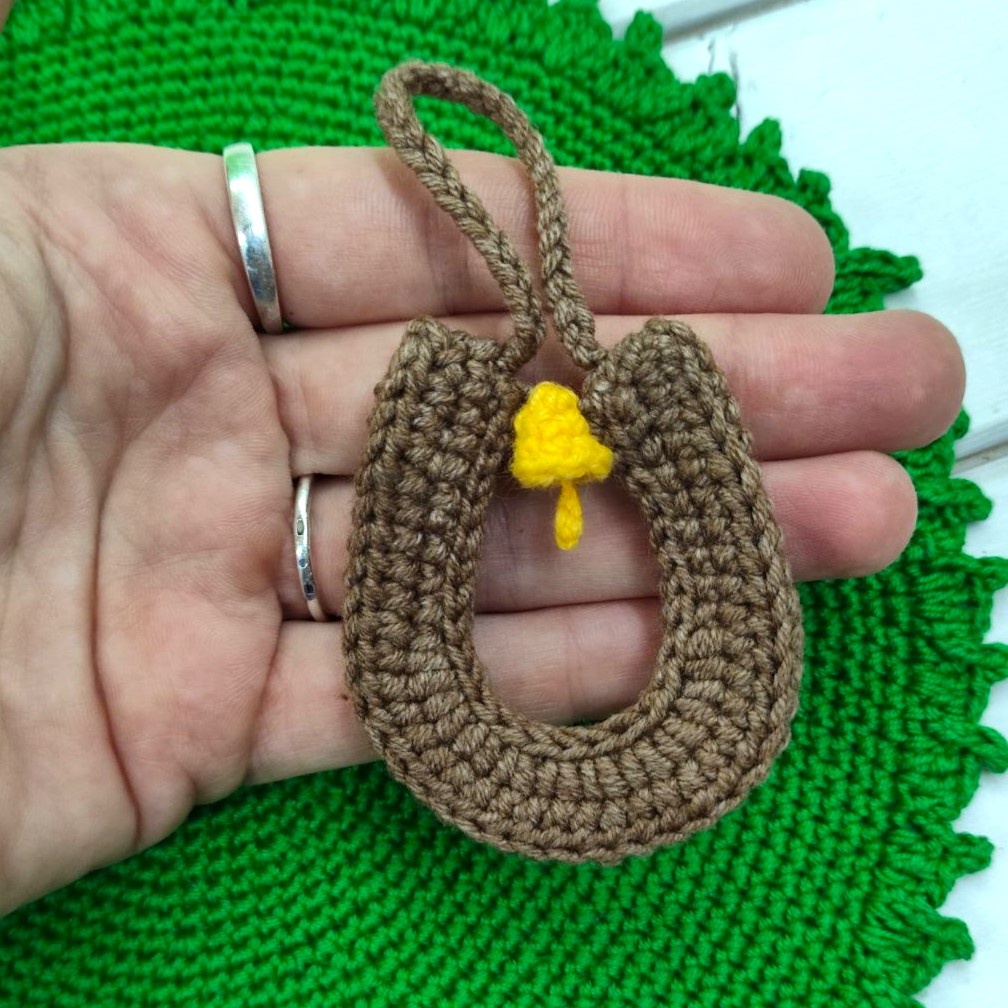 Подкову можно украсить разными аксесуарами