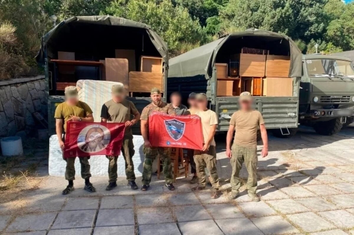    Из Ялты только за неделю доставили на СВО более 80 «КамАЗов» гумпомощи