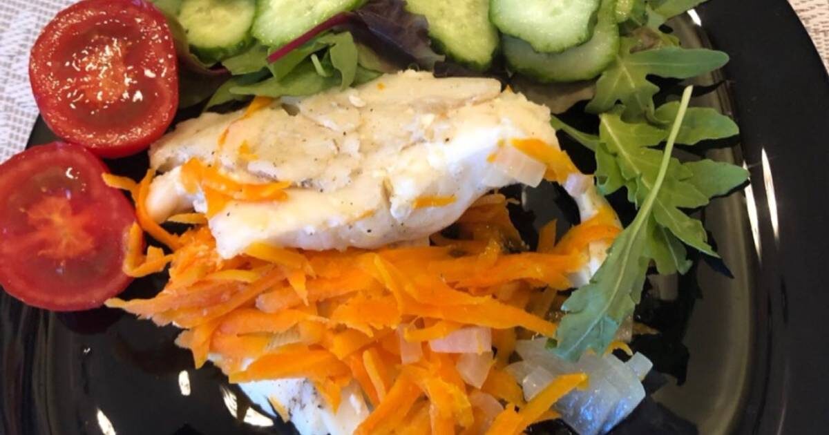 Треска на пару с овощами и зеленью