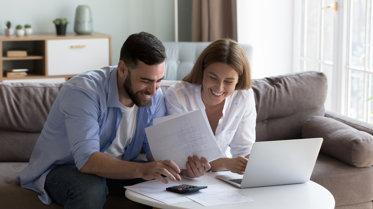     Фото: fizkes/Shutterstock/FOTODOM Психологи рекомендуют парам начинать с обсуждения общих ценностей и долгосрочных целей