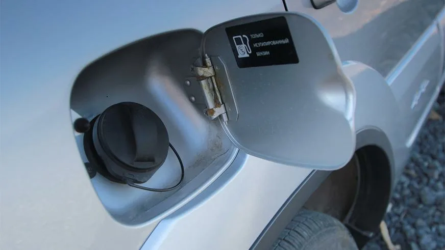 Если бак "шипит" при открытии: норма или проблема? Рассказываю, почему так бывает и как исправил у себя