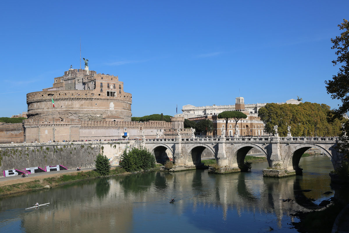 Это замок Ангела. Просто не смогла не сделать кадр. 