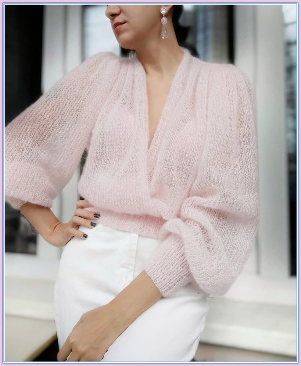 Джемпер с запахом. Из мохера. Фото из свободно доступной части интернета.