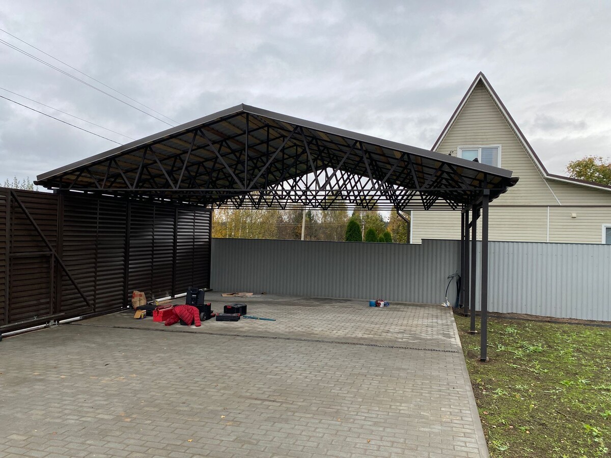 Современный навес от ARTZHELEZO — альтернатива гаражу: эстетика, прочность и защита автомобиля круглый год.
📸 Производство и монтаж под ключ. Камерная покраска: эпоксидный грунт + ПУ эмаль с отвердителем.
🌐 artzhelezo.ru
 | 📷 Портфолио ВКонтакте
 | ⭐ Отзывы на Яндексе