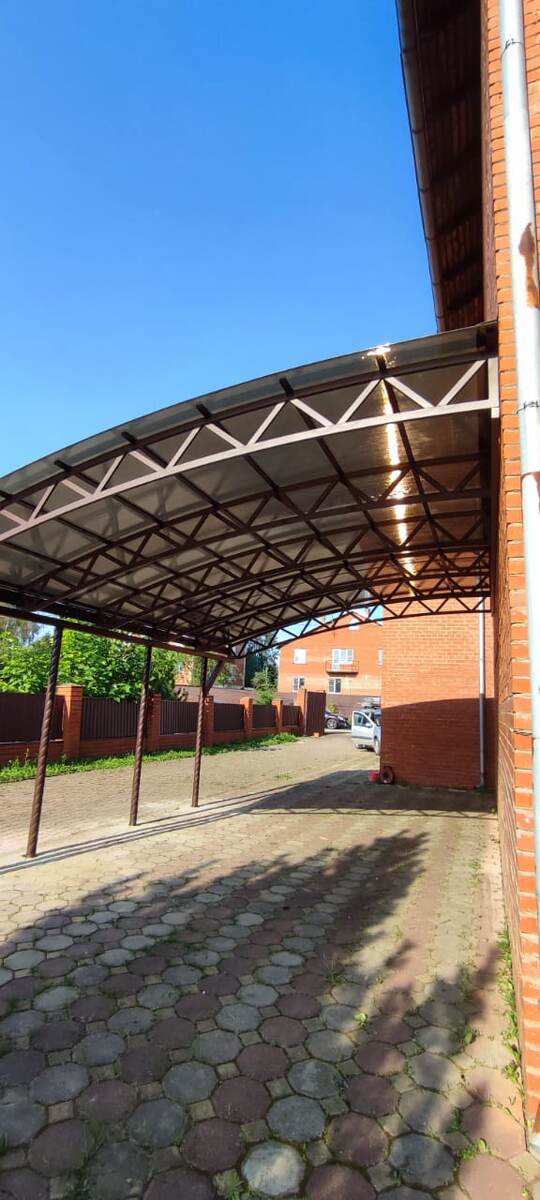 Современный навес от ARTZHELEZO — альтернатива гаражу: эстетика, прочность и защита автомобиля круглый год.
📸 Производство и монтаж под ключ. Камерная покраска: эпоксидный грунт + ПУ эмаль с отвердителем.
🌐 artzhelezo.ru
 | 📷 Портфолио ВКонтакте
 | ⭐ Отзывы на Яндексе