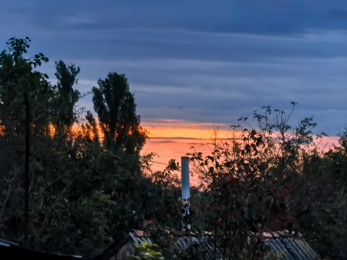 Что-то где-то есть