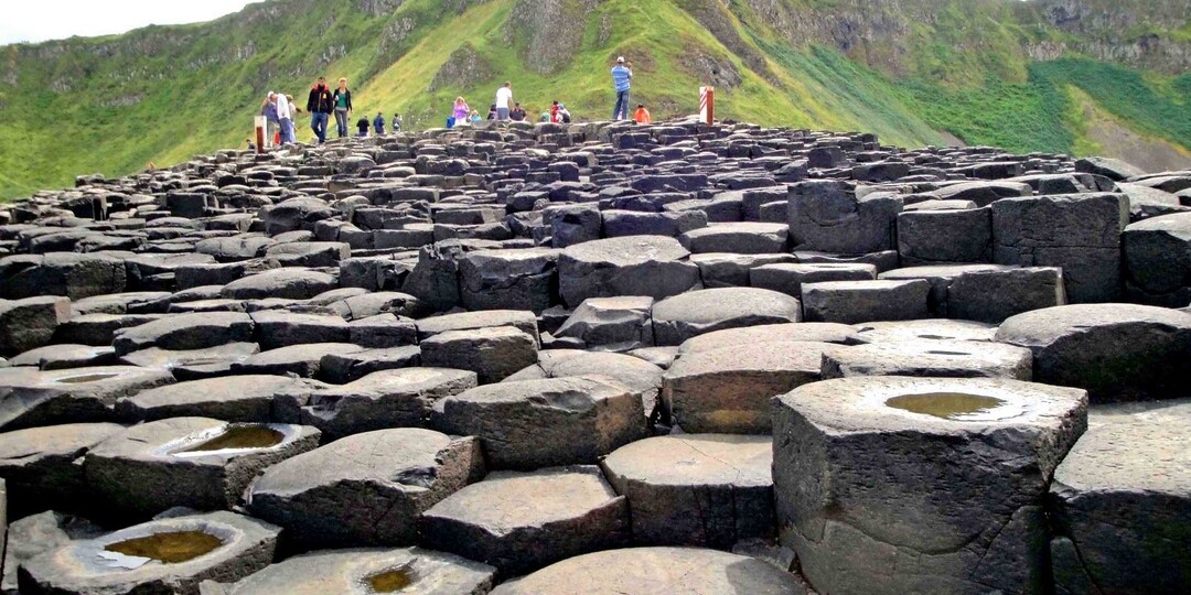 «Ступени в океан» - феномен Северной Ирландии, который поражает учёных и туристов
