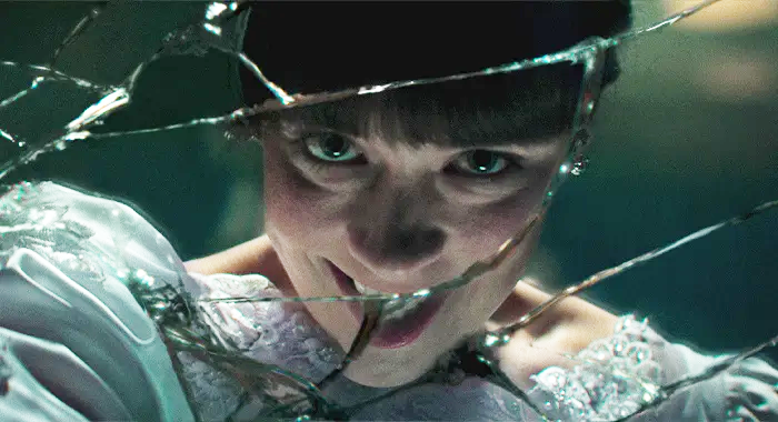 Кадр из фильма «The Conjuring: Last Rites». Режиссер: Майкл Чавес. Производство: Atomic Monster, New Line Cinema, Quebec Film and Television Tax Credit, Safran Company, Warner Bros.