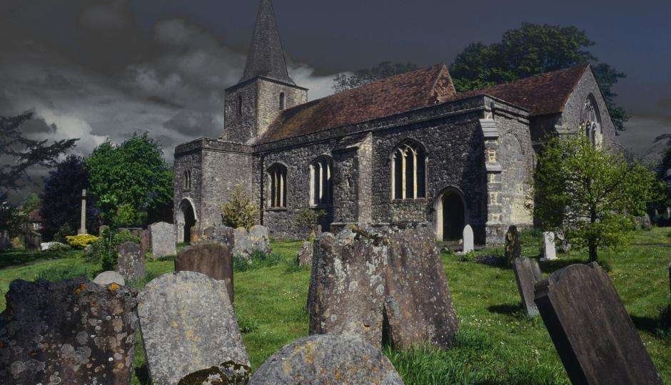 «Они возвращаются каждую ночь!» История деревни, где живут 12 призраков - правда или вымысел?