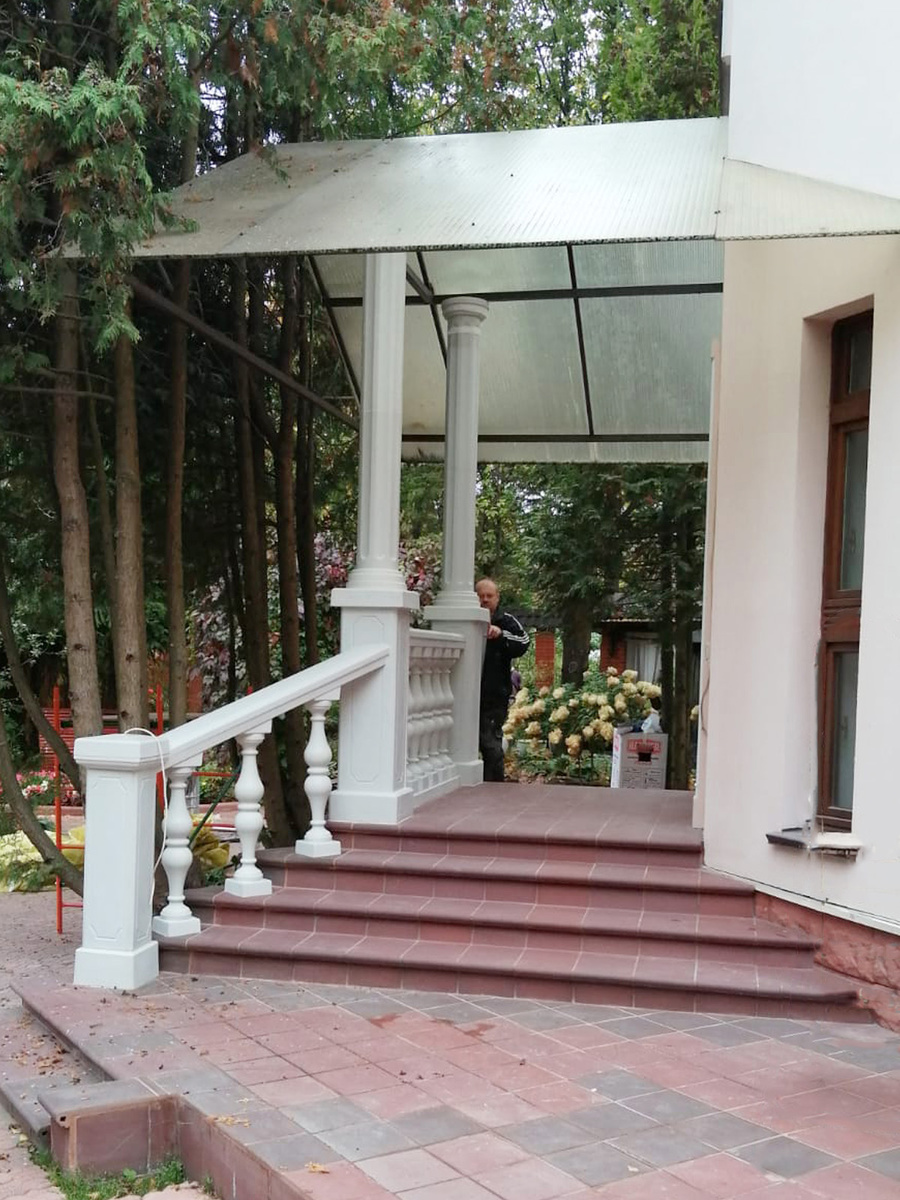 балюстрада с колоннами