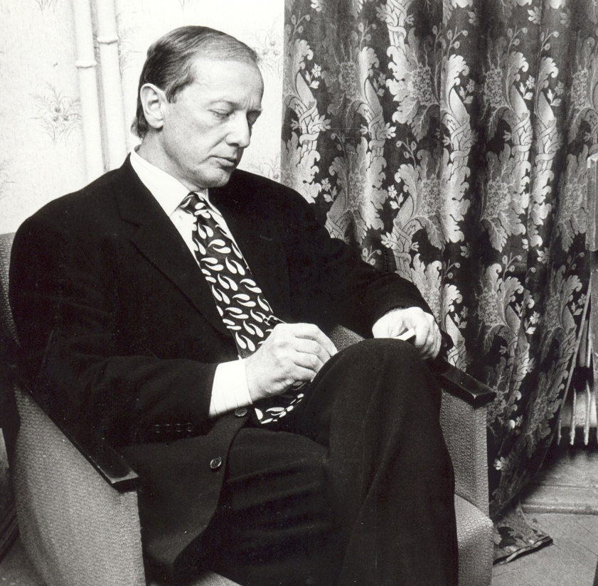 Михаил Задорнов