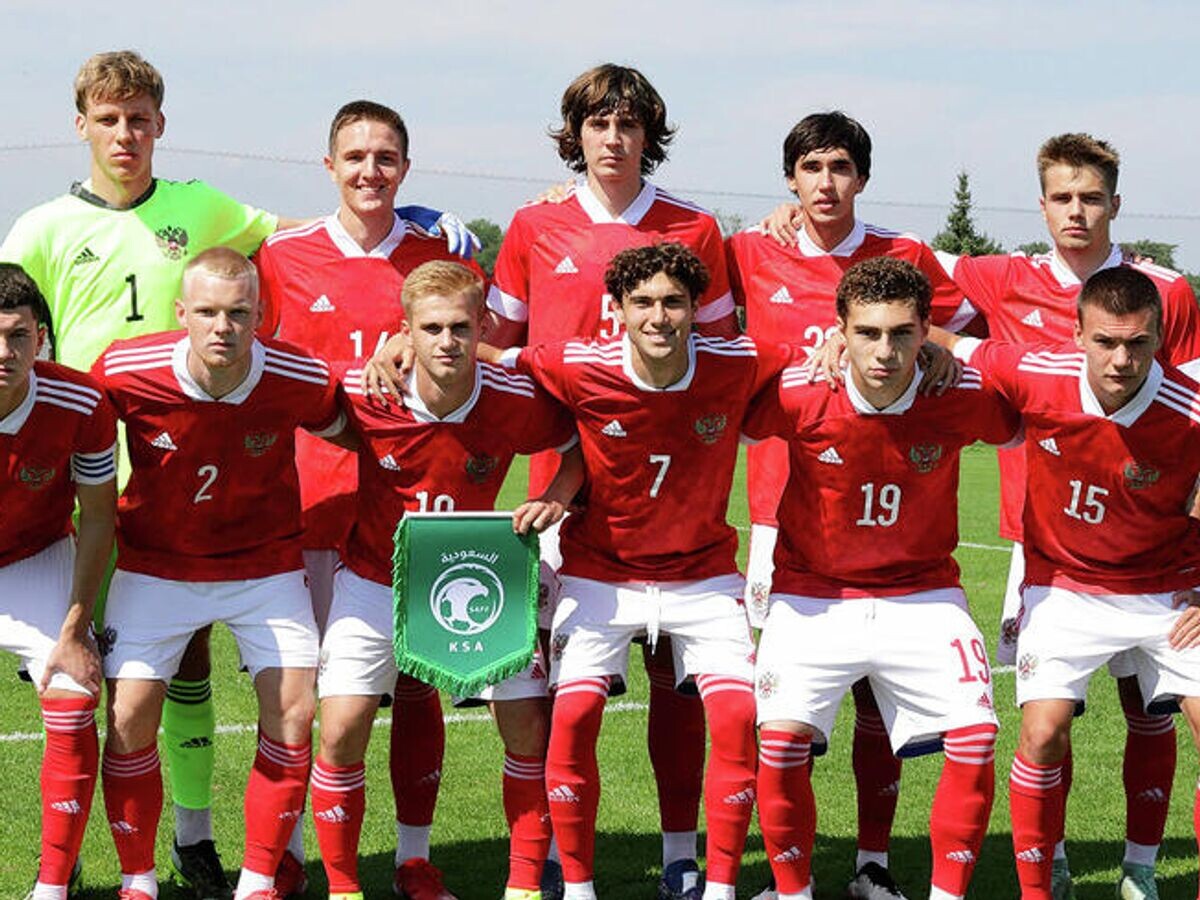    Юношеская сборная России по футболу до 19 лет© B4Sport Camps