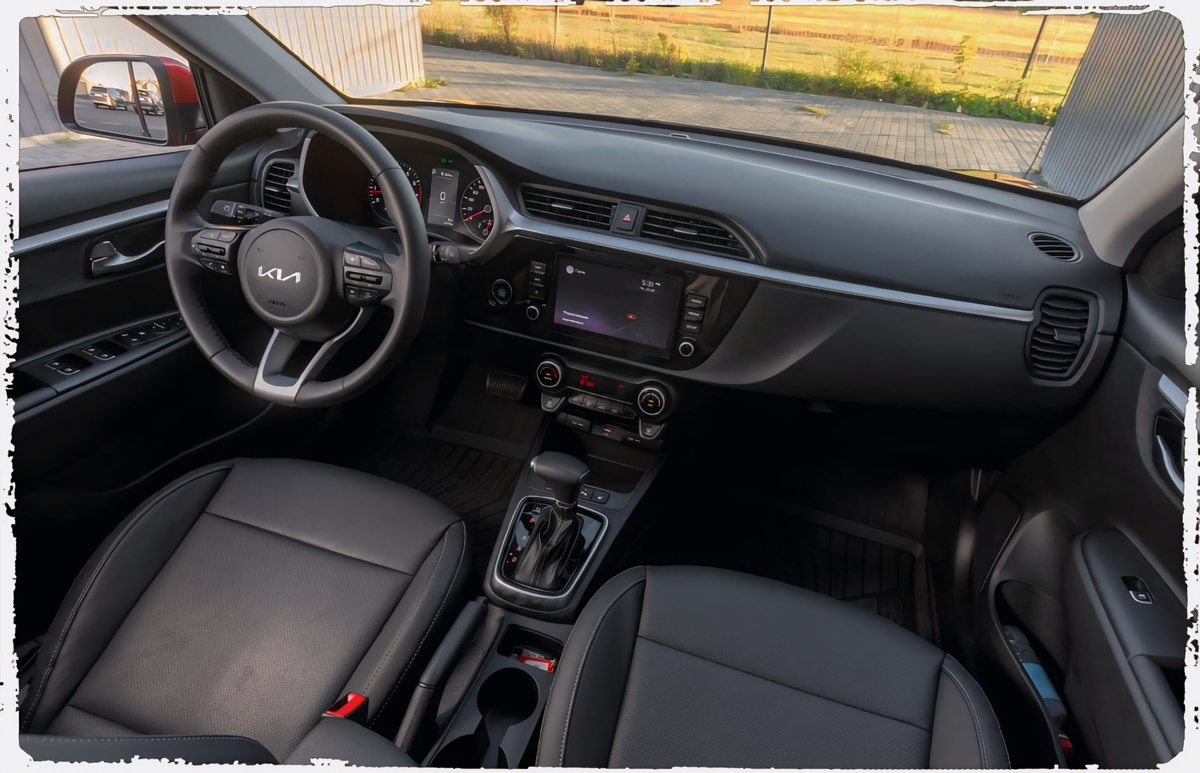 Добро пожаловать в 2021 год. Кнопочки, жесткий пластик и экран размером со смартфон. Ностальгия, за которую просят слишком много.]