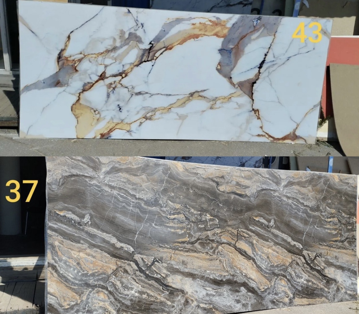 Вот такие панели из гибкого мрамора клиент продает на Авито.