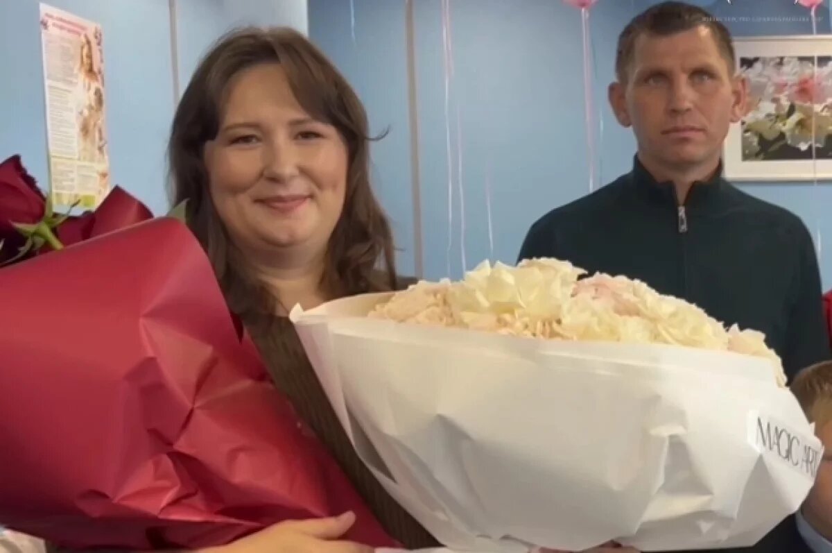    Жительница КБР родила 10-го ребенка и получила документы прямо в роддоме