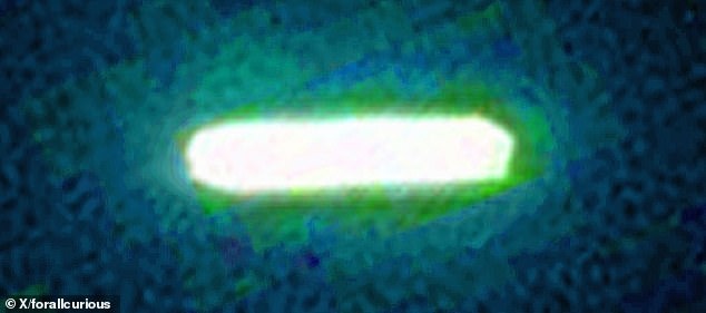 НАСА опубликовало фотографии объекта 3I/ATLAS, пролетающего мимо Марса 3 октября, на которых видно, что он имеет цилиндрическую форму. Звездочёты в социальных сетях делились цветными изображениями объекта, на которых было видно, что межзвёздный гость светится зелёным светом.