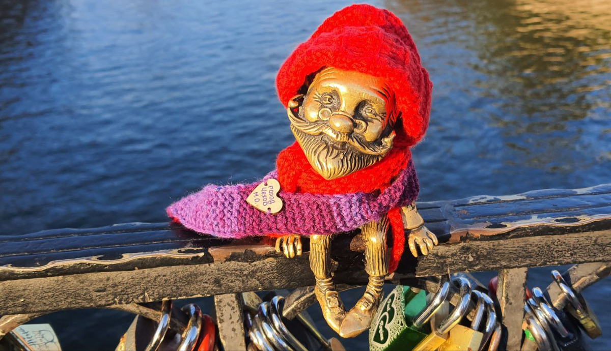 В холодное время хомлинов утепляют)