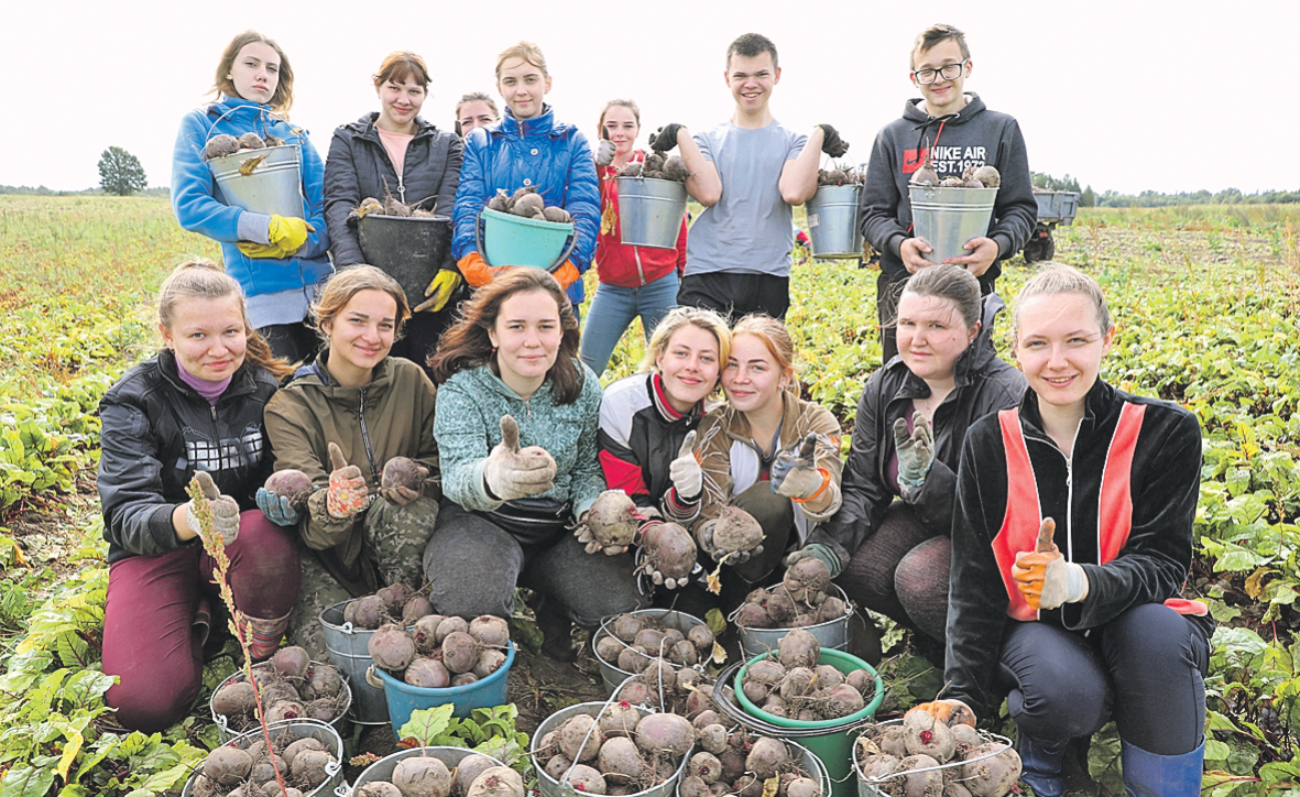 Ребят, главное, заинтересовать работой на селе, и тогда дефицита кадров не будет. Фото: БелТА
