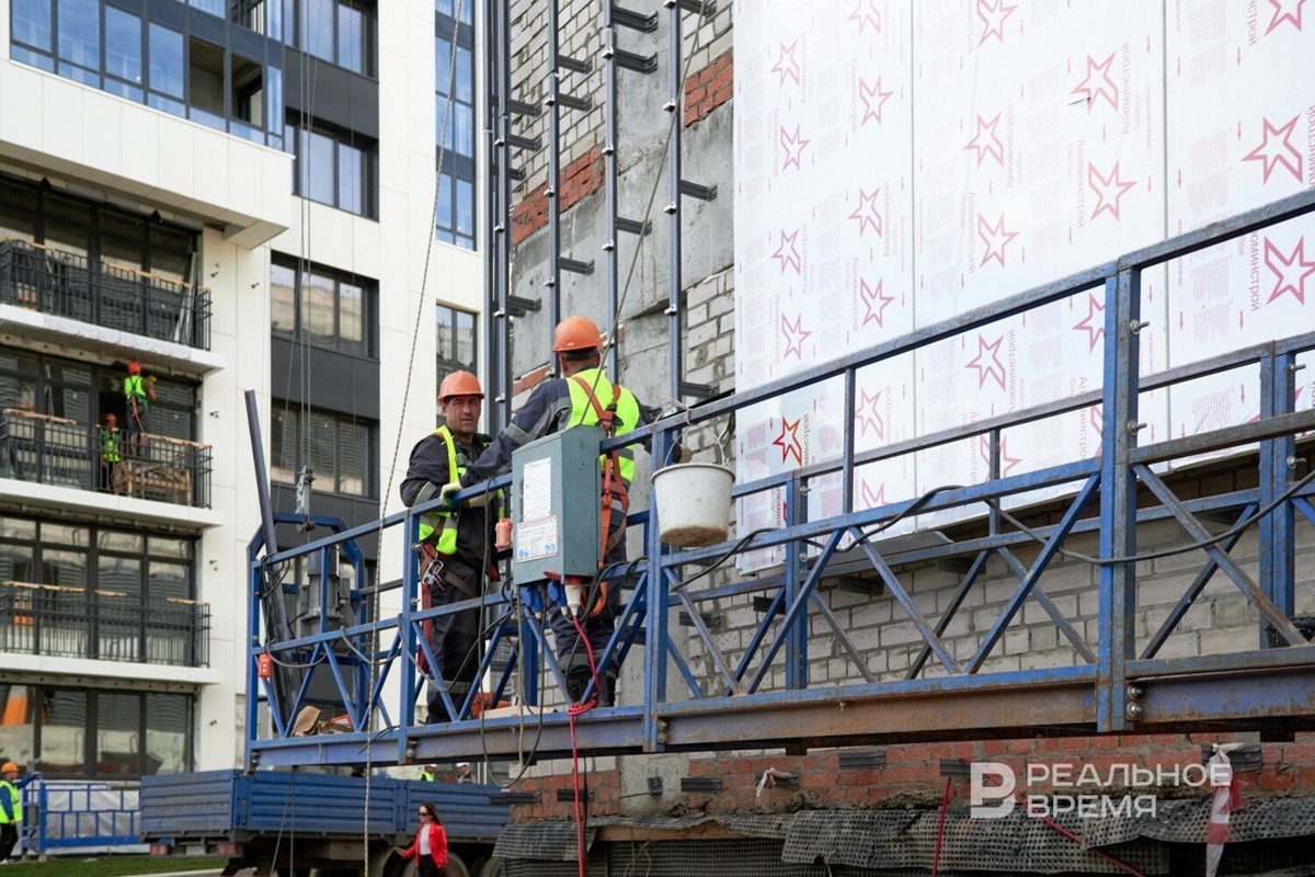    Во вторник сменился руководитель крупного татарстанского подрядчика, собирающего львиную долю госзаказов по капремонту жилья, — казанского КСК. Динар Фатыхов / realnoevremya.ru