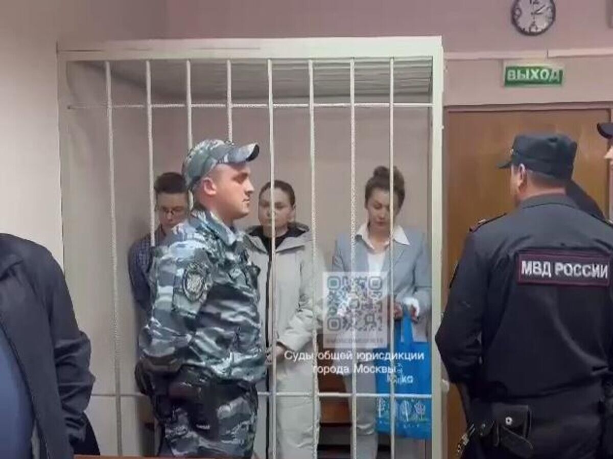    Обвиняемые по делу об организации покушения на Светлану Хананашвили во время оглашения приговора в Гагаринском суде Москвы© Фото : пресс-служба судов общей юрисдикции города Москвы