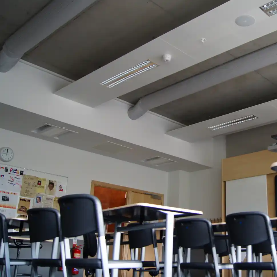 Дети более восприимчивы к качеству воздуха, поэтому вентиляция должна обеспечивать постоянный приток свежего воздуха