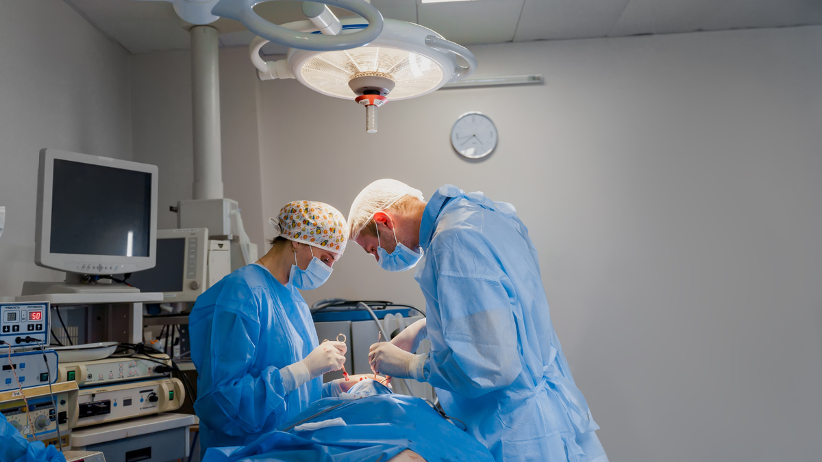 Липофилинг висков — почему это не сделает лицо круглым, а вернёт молодость 