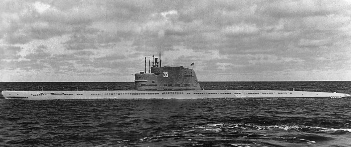 Советская дизель-электрическая подводная лодка Б-67 проекта В611 на испытаниях после модернизации, 1955 год