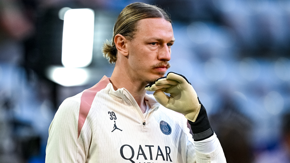 Вратарь сборной России и французского клуба "ПСЖ" Матвей Сафонов. Фото из интернета.