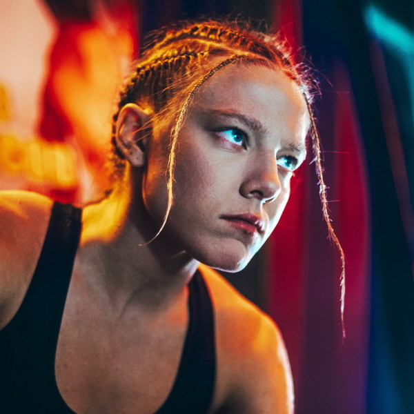     Сегодня 30 лет Алёне Михайловой