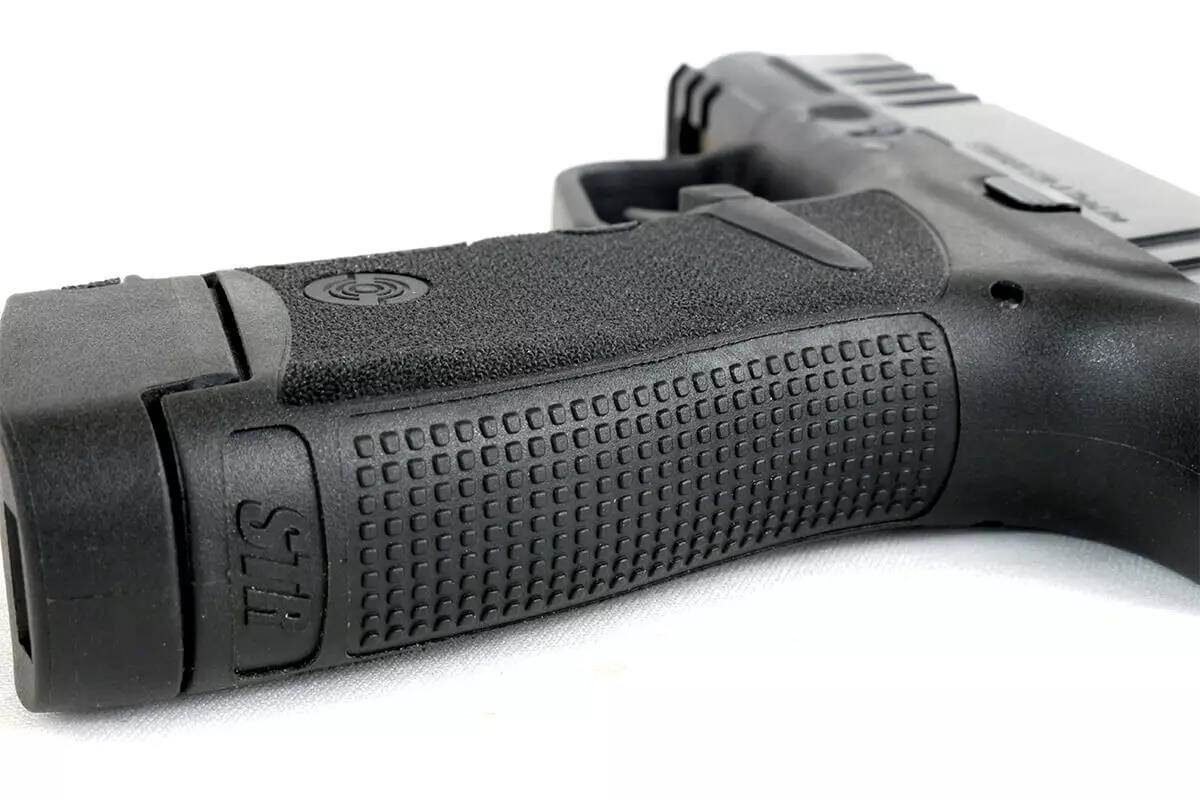 Рукоятка представлена в нескольких вариантах текстурного исполнения, что обеспечивает оптимальное сцепление в критических зонах и повышает уровень контроля.