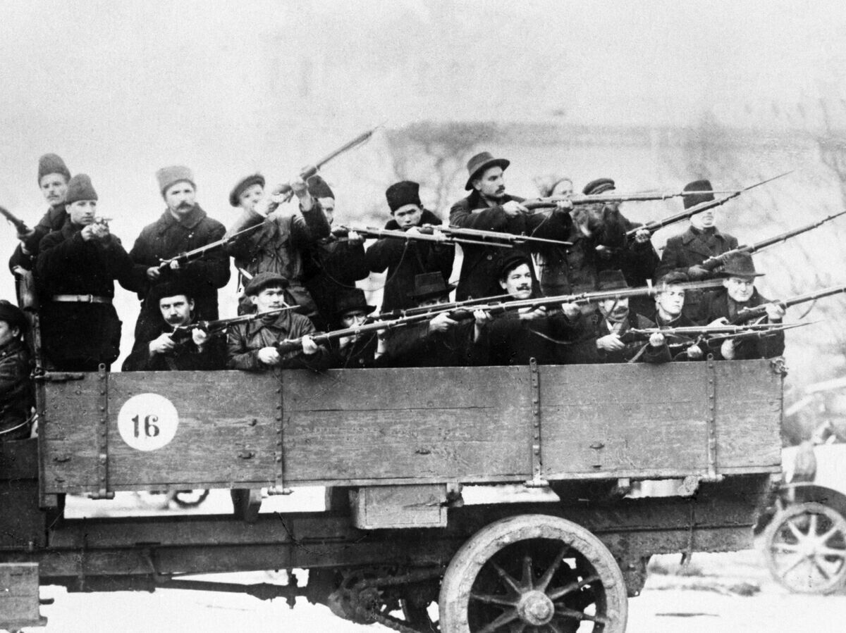    Великая Октябрьская социалистическая революция. Петроград, 25–26 октября 1917 года© РИА Новости