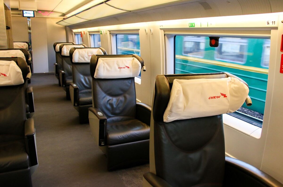 Источник фото: ЯндексКартинки. Салон вагона 1 класса в "Сапсане". 