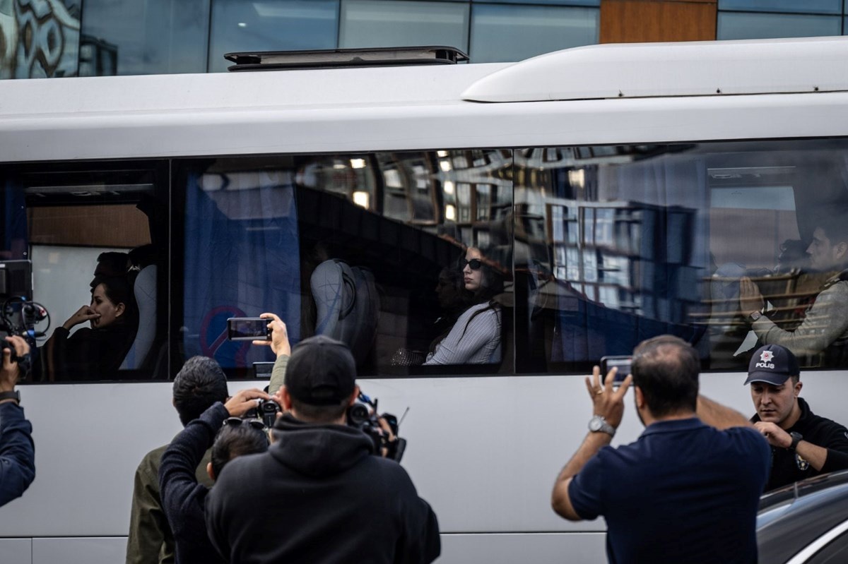 Всех собрали и привезли 