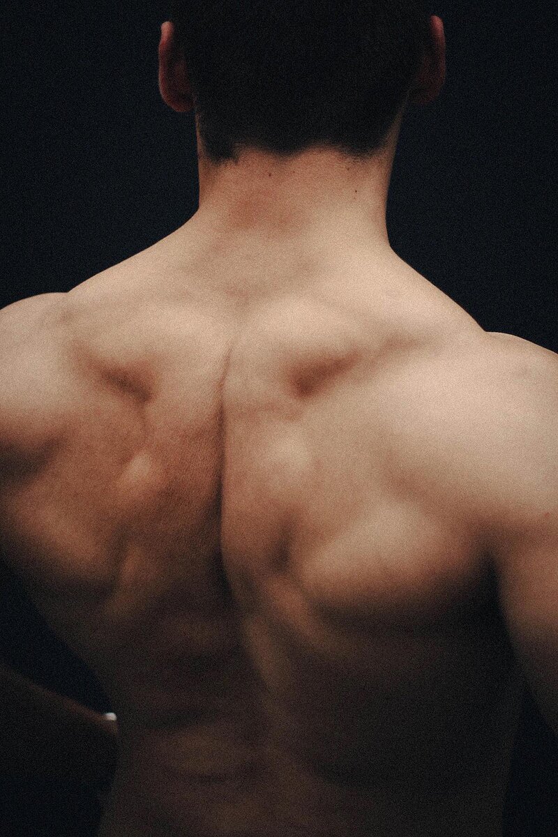 Elodie Debard / Unsplash📷Отжимания на брусьях — эффективный способ развития силы и мышечной массы