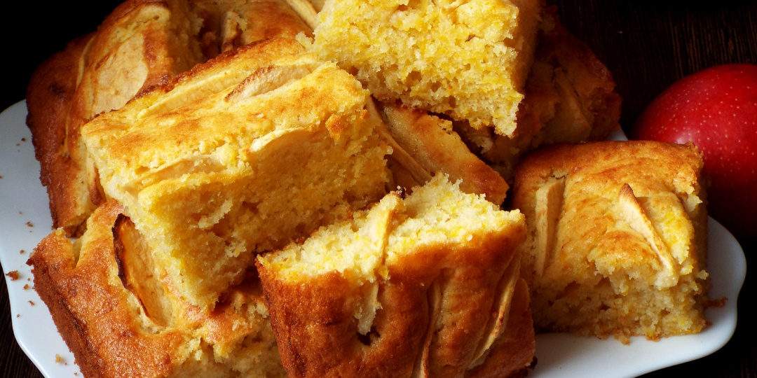 Мягкий, влажный, на тёртой тыкве: идеальный осенний кекс к чаю