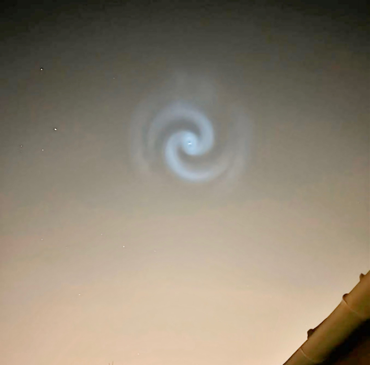 Сва — небеса, отсюда слово свадьба (нас сводят на небесах). Тика — движение на старом русском, то есть тикать — двигаться в согласии с заданными ритмами (ещё часы тикают). Свастика — это символ, отражающий траекторию движения небесных тел, узоры их полёта. Свастичных символов сотни. Наши ребята не нарушают закон, они не дураки, берут те символы, на которые не брошена тень