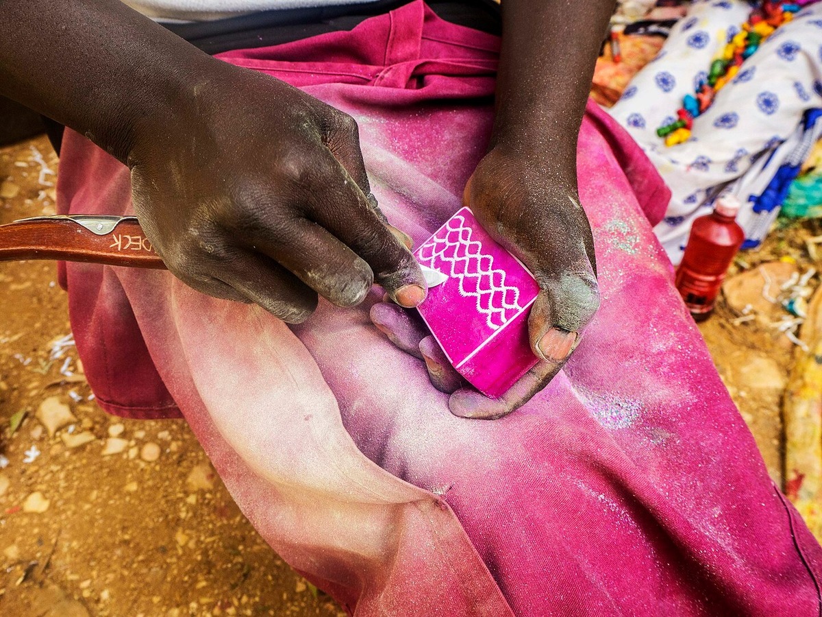 Так выглядит резьба по мыльному камню. Фото: Jen Watson / Wikimedia