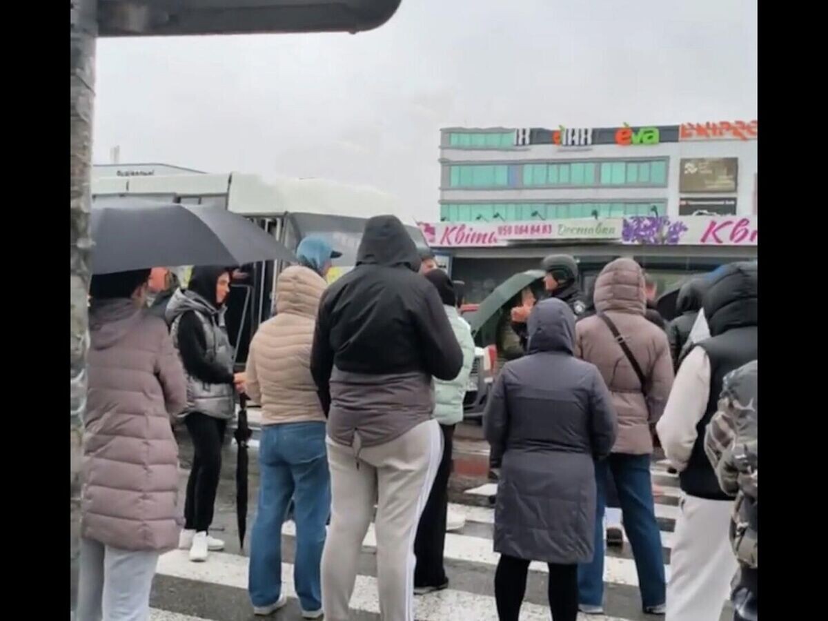    Акция протеста жителей Киева из-за отключения света© украинские СМИ