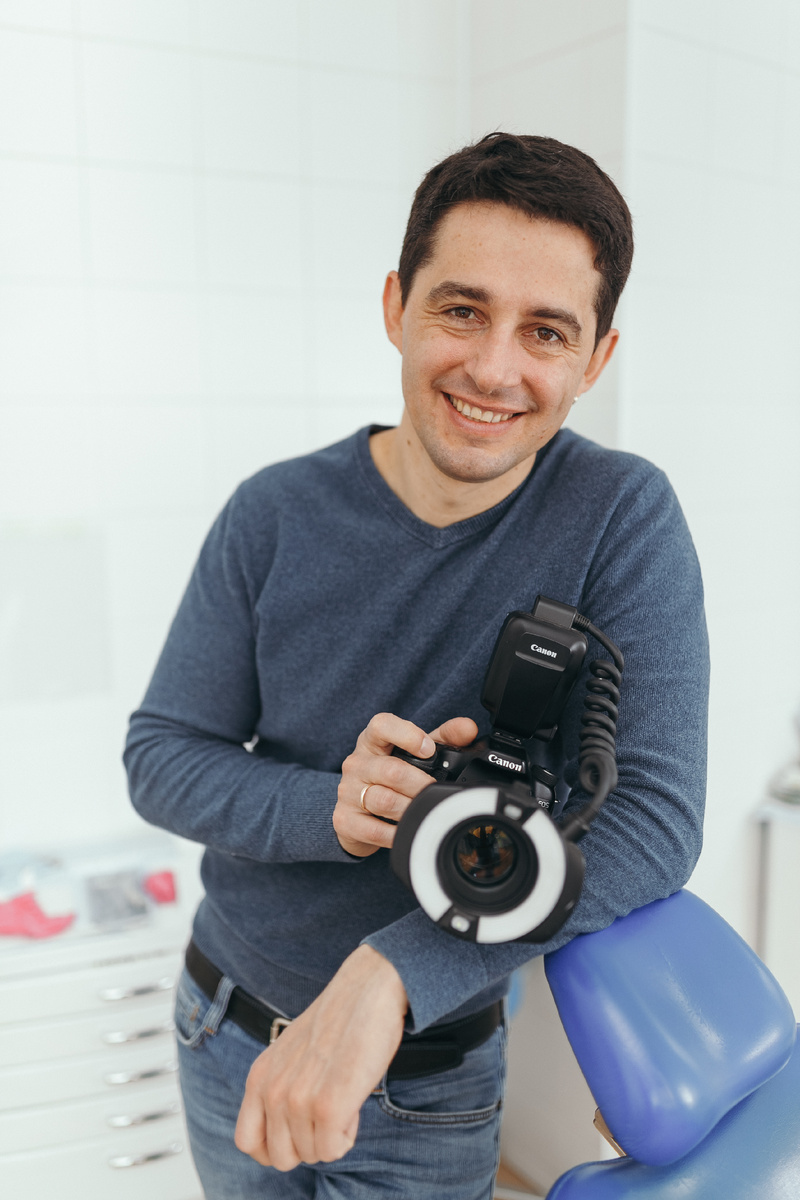 Фотография взята с сайта стоматологии Дмитрович Фэмили https://www.dmitrovich.ru/