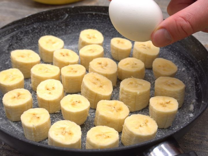 Банановый десерт на сковороде — когда очень хочется чего-нибудь к чаю